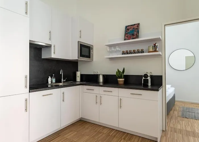 Spacious 2br Near Attractions By Hm *