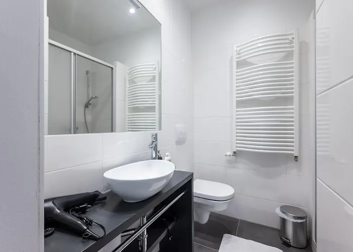 Spacious 2br Near Attractions By Hm Vídeň